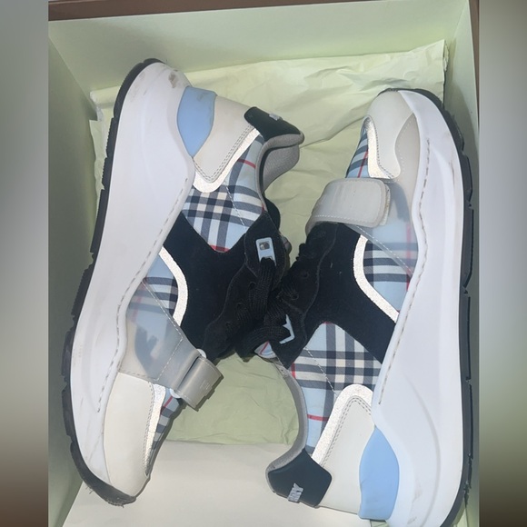 For sale size 40 - Picture 1 of 10